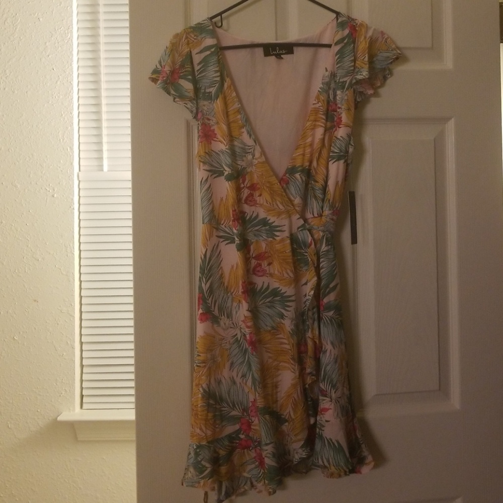 Lulus tropical wrap dress